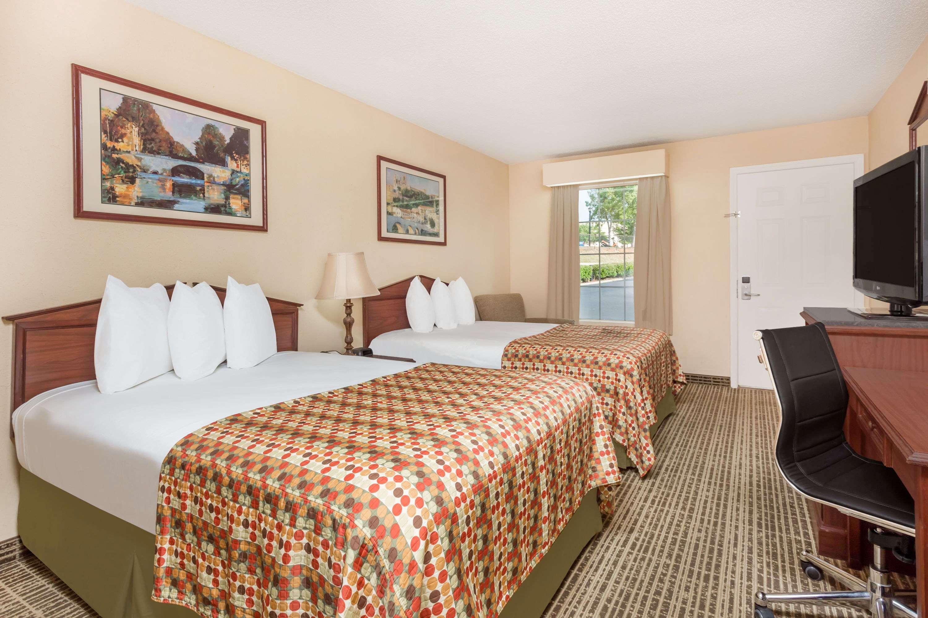 Hotel Baymont By Wyndham Anderson Clemson Exterior foto